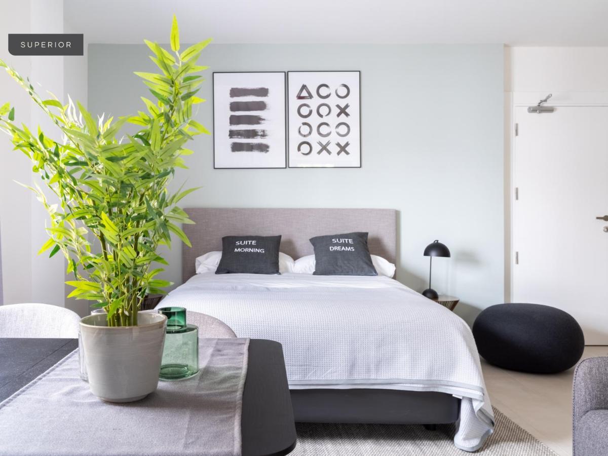 Limehome Sevilla Calle Torcuato Luca De Tena - Digital Access מראה חיצוני תמונה