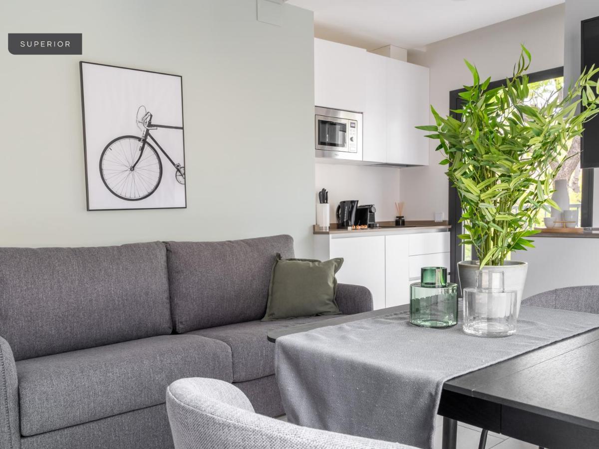 Limehome Sevilla Calle Torcuato Luca De Tena - Digital Access מראה חיצוני תמונה