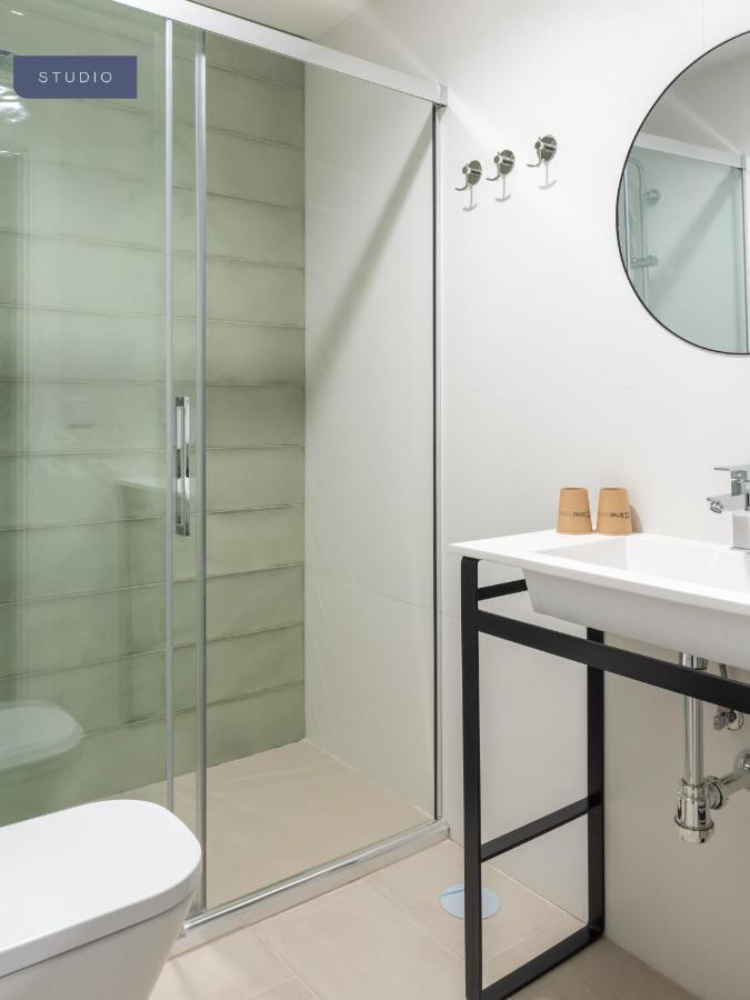 Limehome Sevilla Calle Torcuato Luca De Tena - Digital Access מראה חיצוני תמונה
