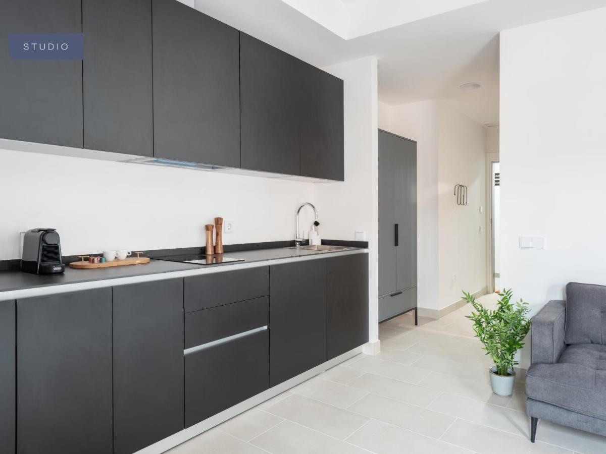 Limehome Sevilla Calle Torcuato Luca De Tena - Digital Access מראה חיצוני תמונה