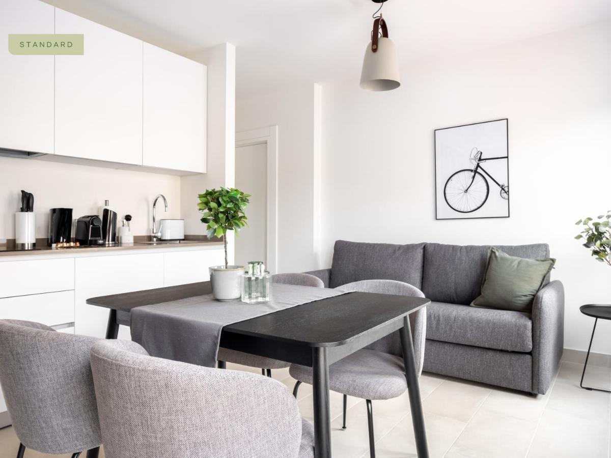 Limehome Sevilla Calle Torcuato Luca De Tena - Digital Access מראה חיצוני תמונה