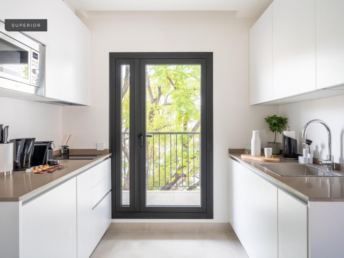 Limehome Sevilla Calle Torcuato Luca De Tena - Digital Access מראה חיצוני תמונה